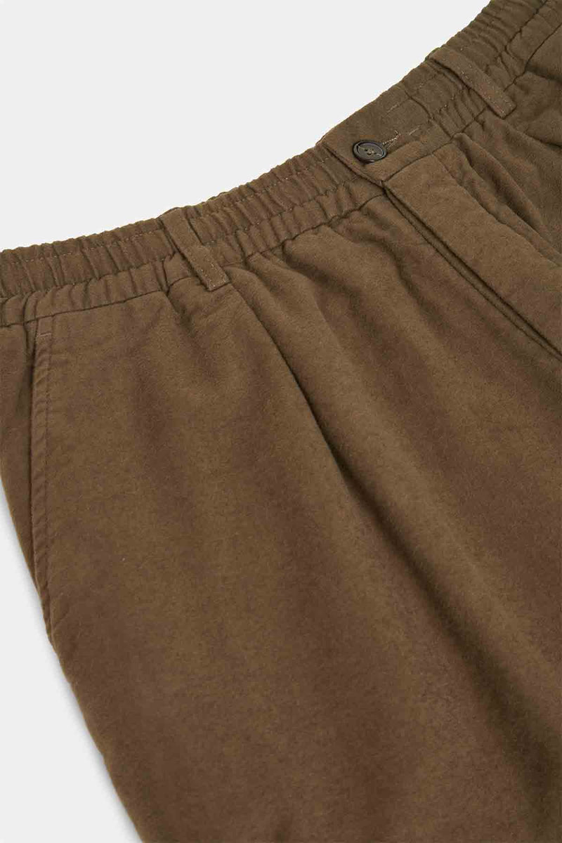 Pantalone sportivo con piega
