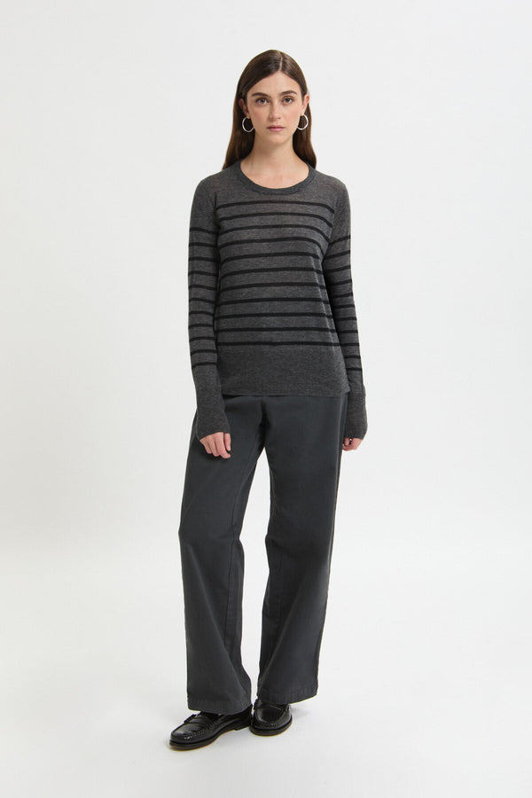 Round Longsleeve Pullover