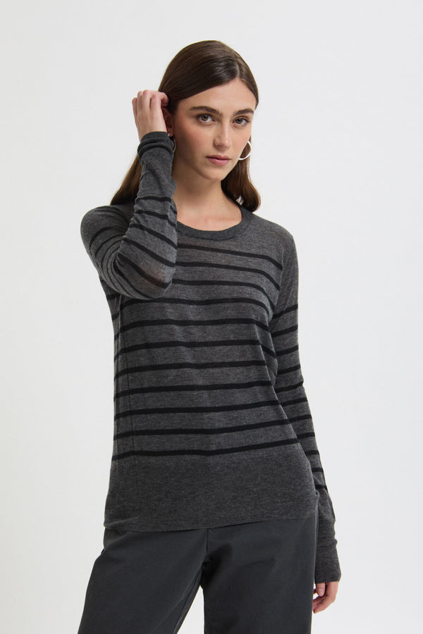 Round Longsleeve Pullover