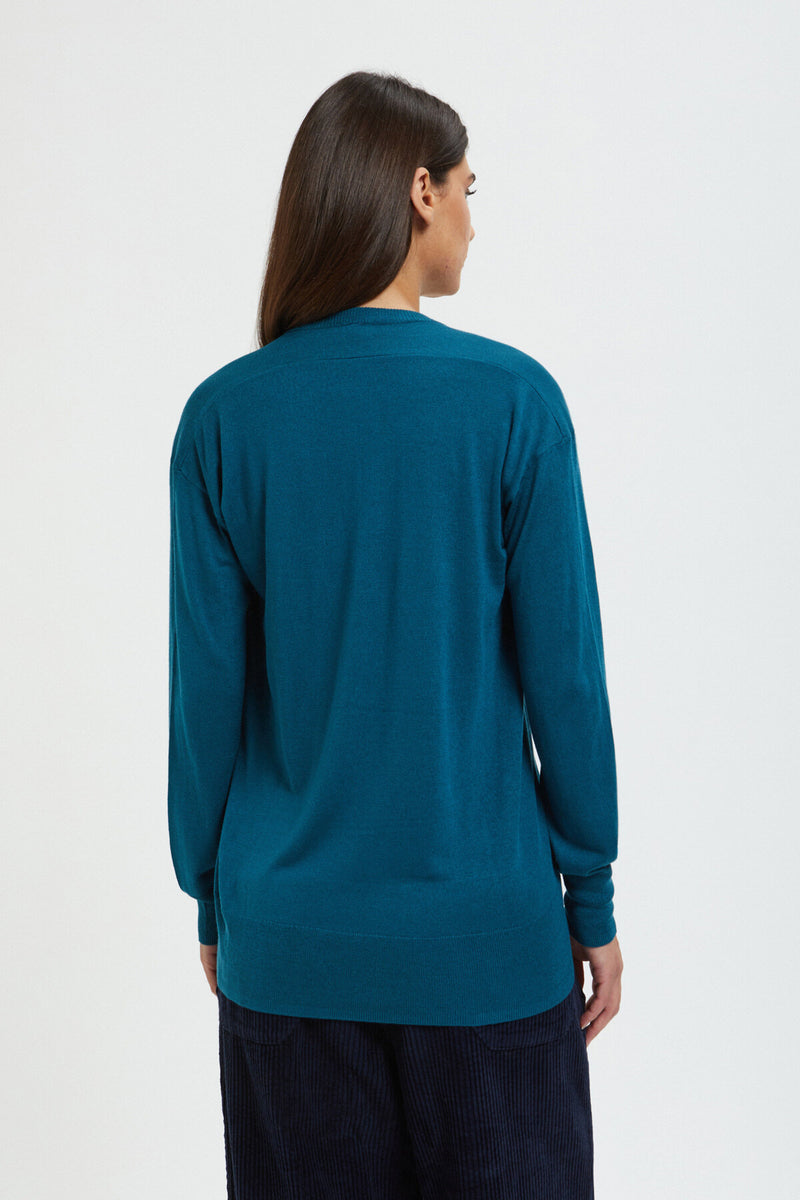 Long-sleeved crew-neck pullover