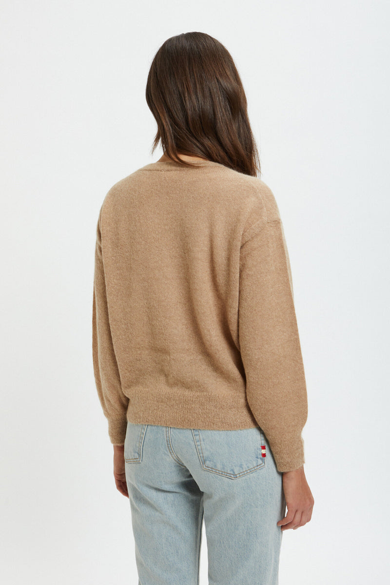 Long-sleeved V Neck pullover