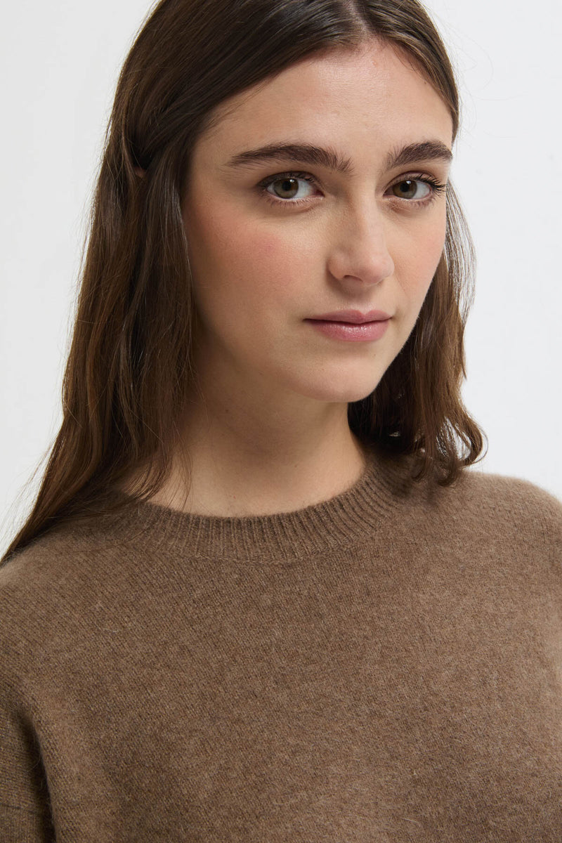 Round Longsleeve Pullover