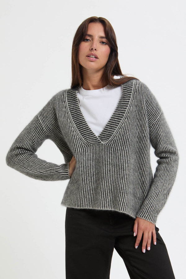 V Neck Longsleeve Pullover