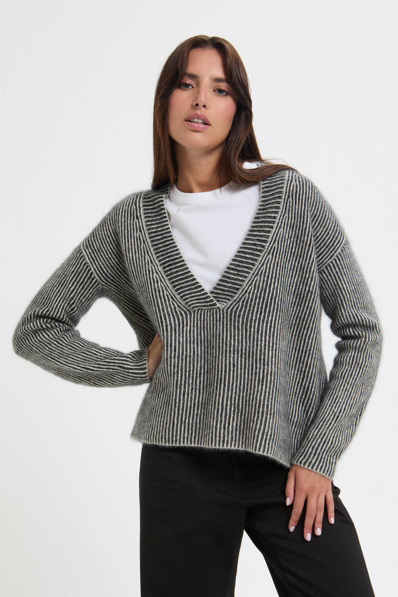 V Neck Longsleeve Pullover