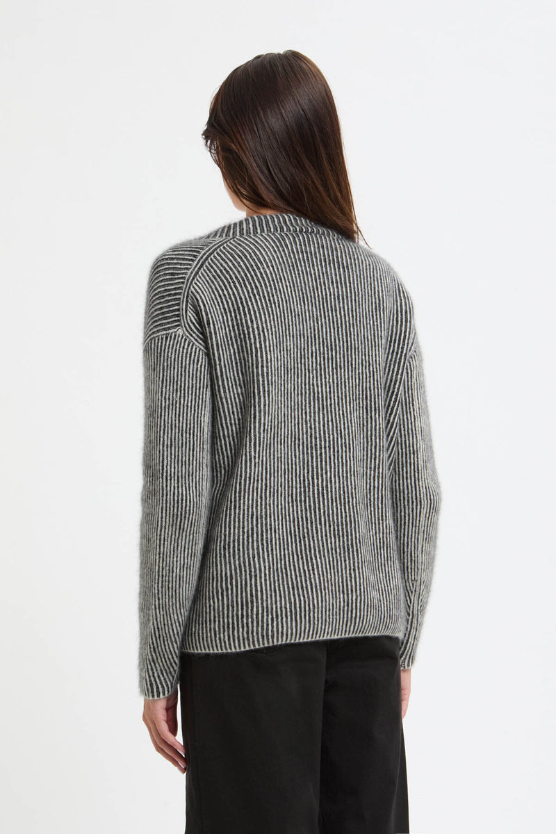 V Neck Longsleeve Pullover