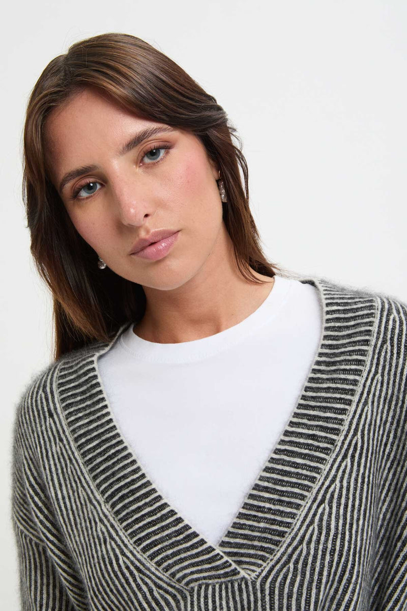 V Neck Longsleeve Pullover