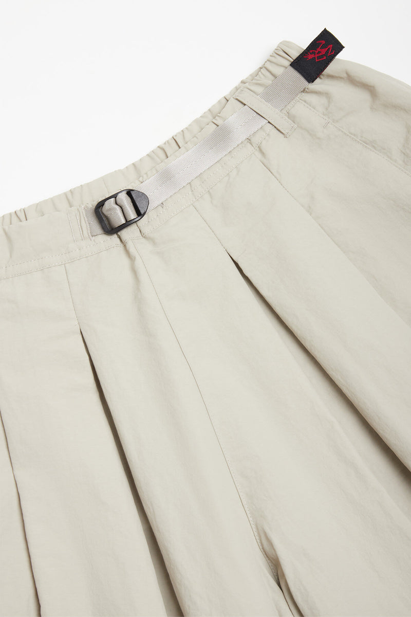 Pantaloni svasati in nylon