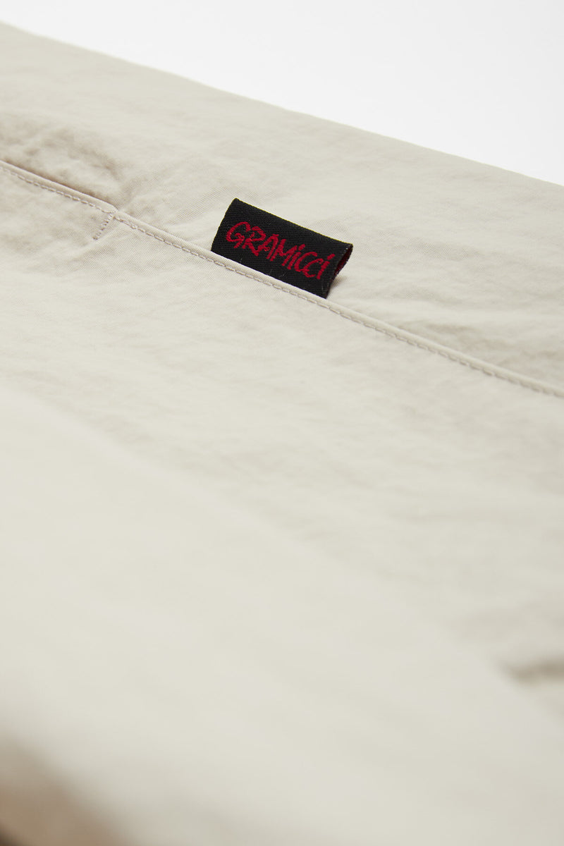 Pantaloni svasati in nylon