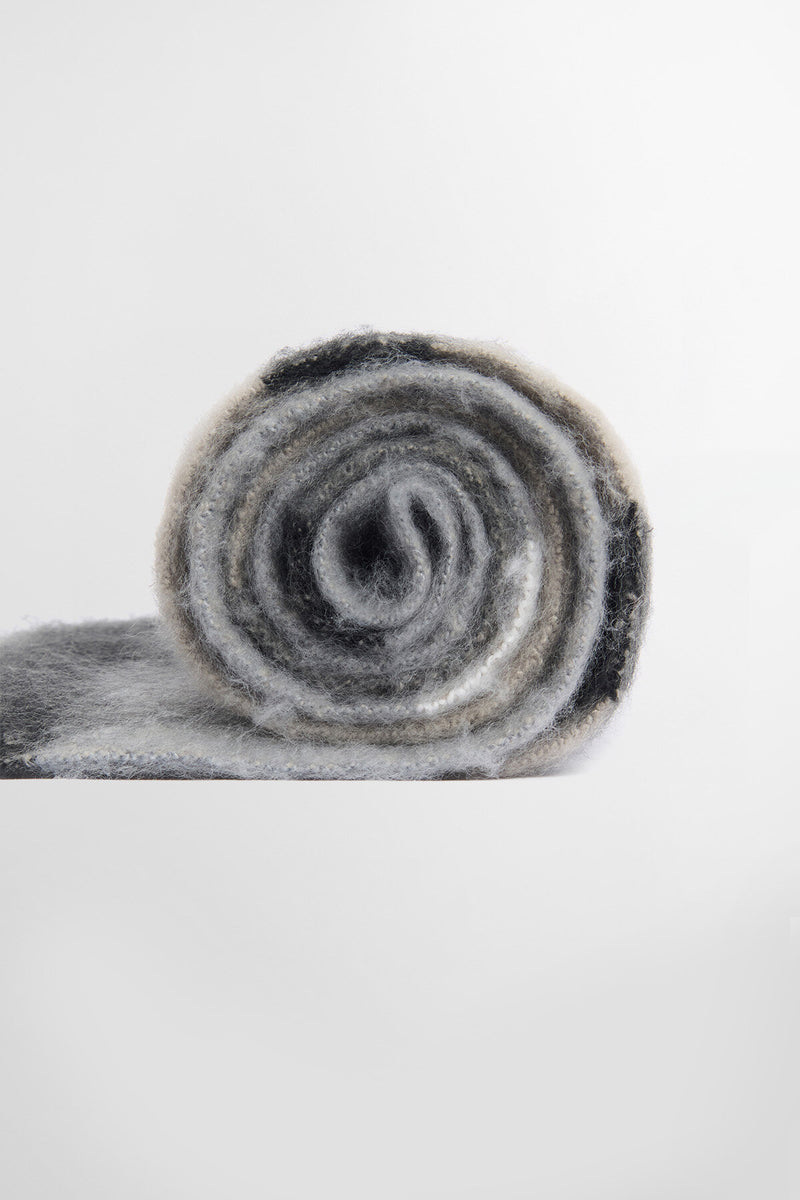 Isla Tartan Boucle Scarf