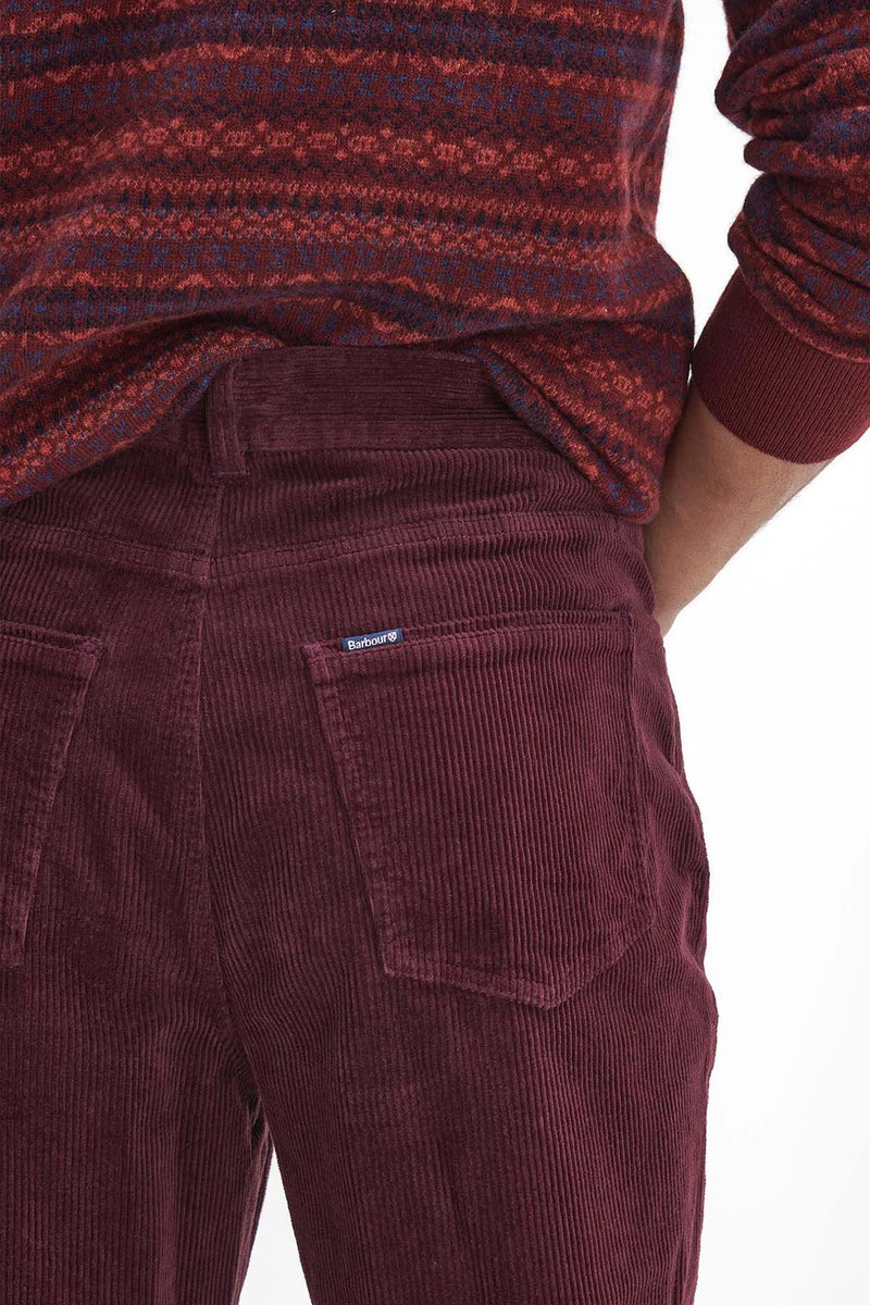 Pantaloni in velluto stretch a coste sottili dalla vestibilità regular 