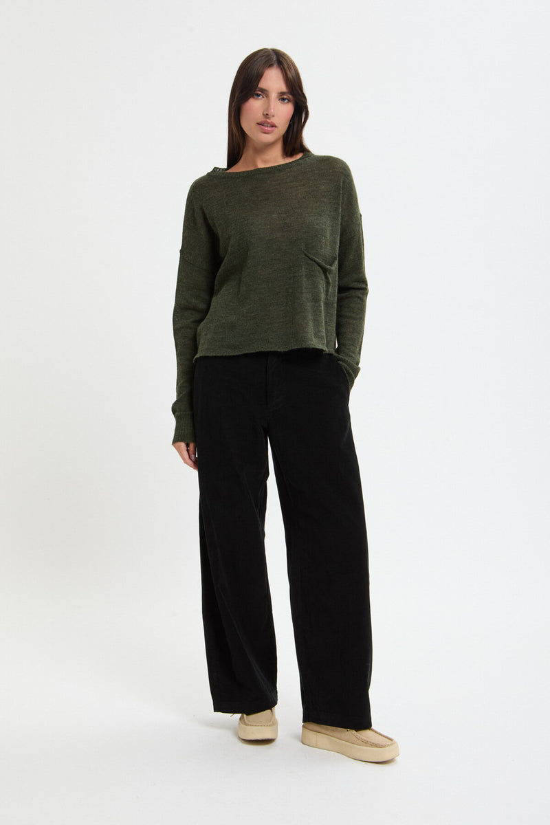 Maglione con collo a barchetta