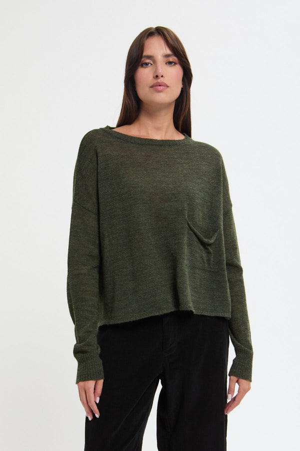 Maglione con collo a barchetta