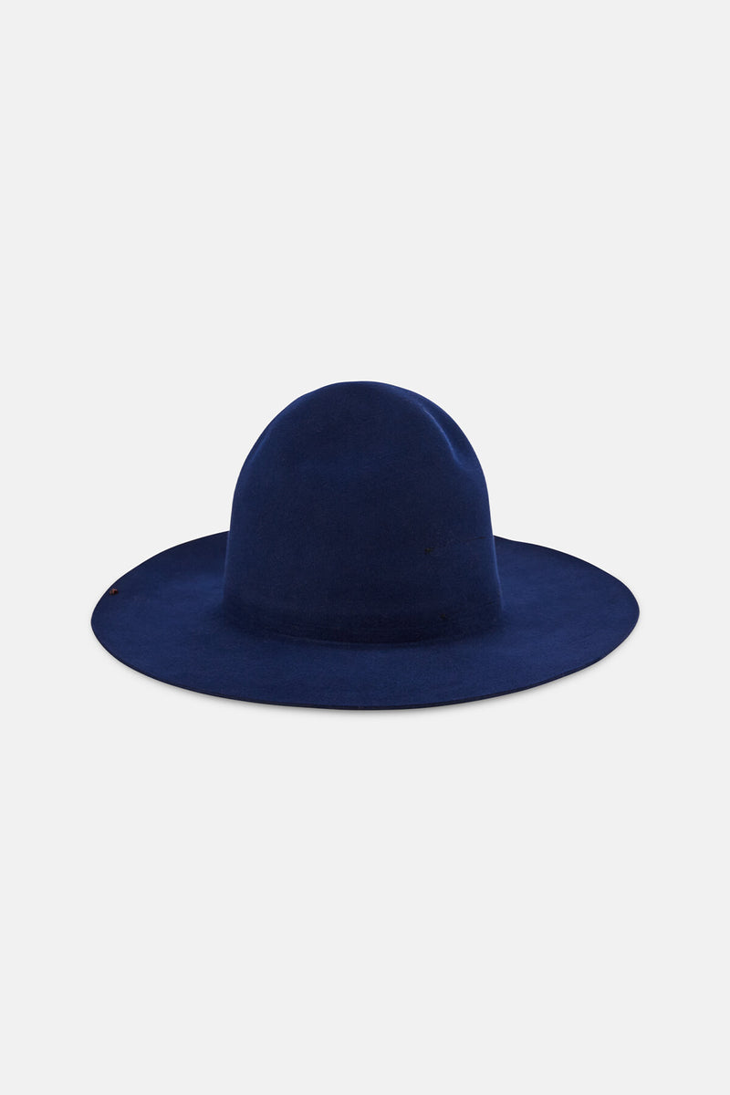 Wide-brimmed hat